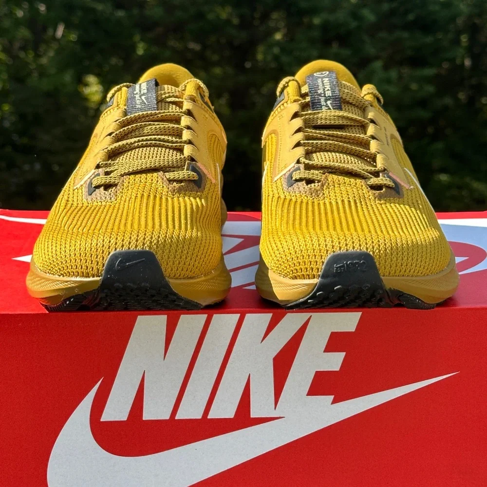 Nike Air Zoom Pegasus Lifestyle Casual Sneaker NEW - Mens 10 (fits Womens 11.5)